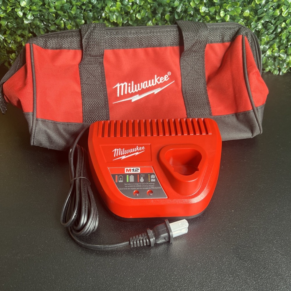 NEW Genuine Milwaukee 48-59-2401 M12 12V Lithium Ion Battery Charger 12 Volt